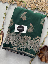 Indupriyaa Green  Handloom Soft Silk Saree With Rich Pallu